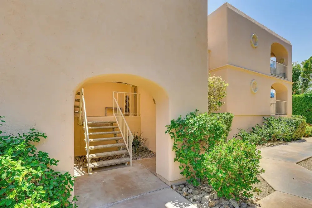 Stroll to Dtwn, Pools & Tennis: Palm Springs Condo