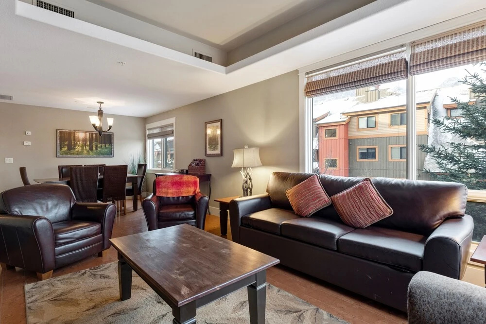 Exquisite 2BR/2BTH Luxury Condo with Mountain View - фото 10