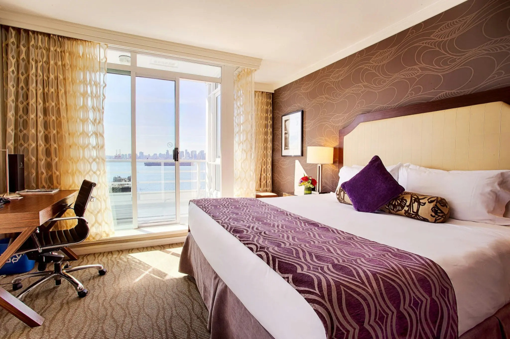 Pinnacle Hotel at the Pier - Général