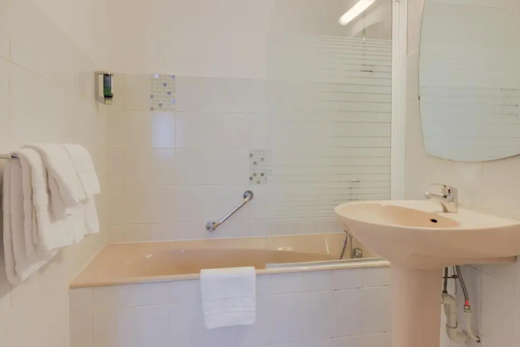 Brit Hotel Dijon Hermes - Chambres