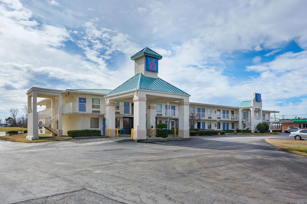 Motel 6 Bells, TN - Brownsville