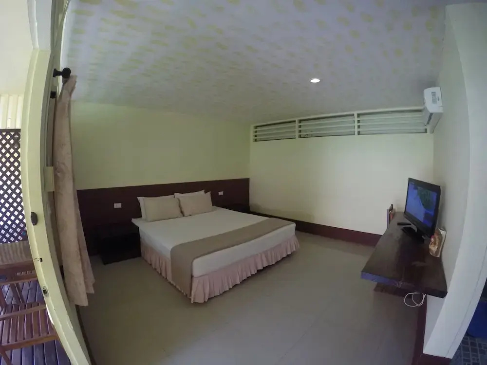 Standard Double room with balcony (full double bed)