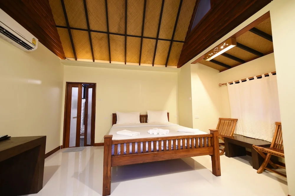 Deluxe Double room with balcony (full double bed)