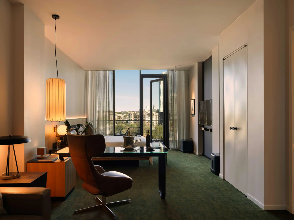 The Loren Hotel Austin - Tap to explore photos