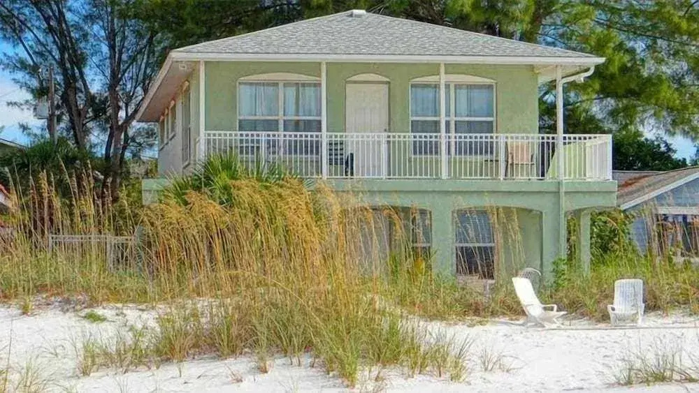 763 North Shore Upstairs 3 Bedroom Apts by RedAwning