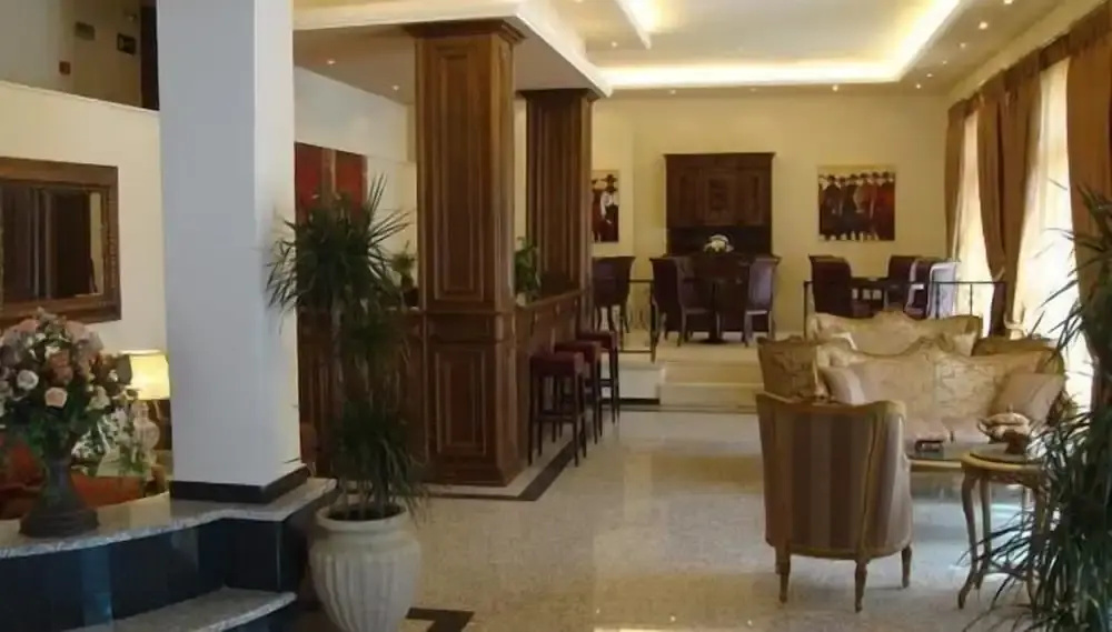 Lobby & Reception