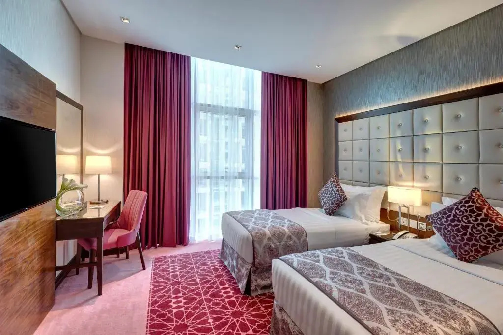 2 Bedrooms Apartment with city view