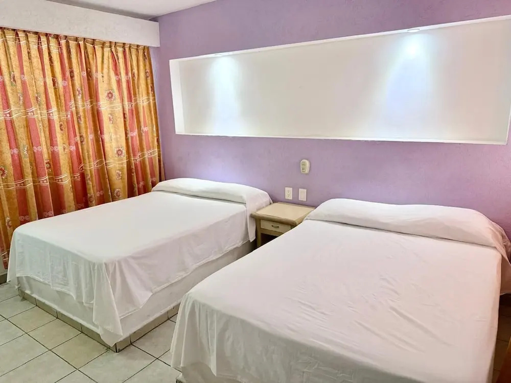 Hotel Acapulco — 3