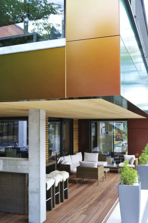 Balcony & Terrace