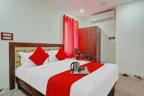 OYO 70144 Heavens Inn