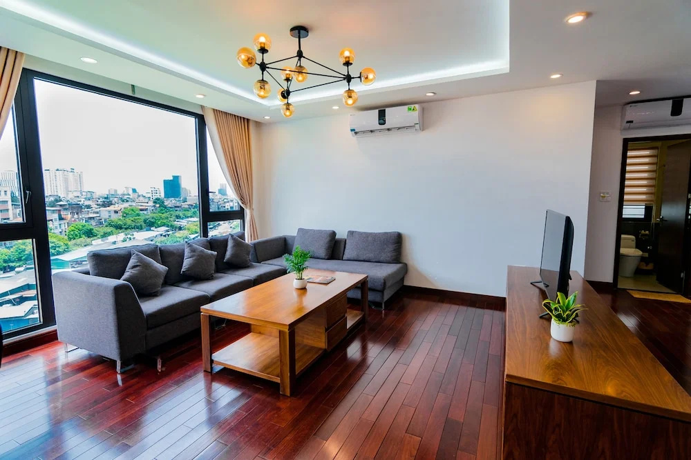 3 Bedrooms Apartment