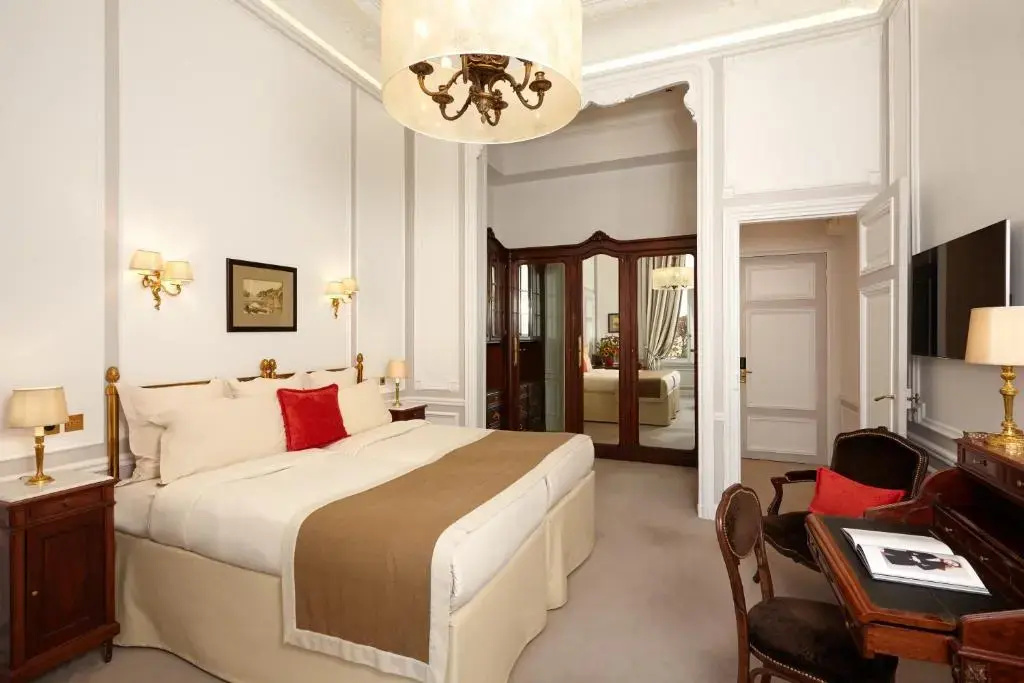 Hotel Regina Louvre 67