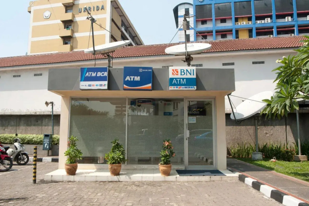 Grand Tropic Suites Hotel