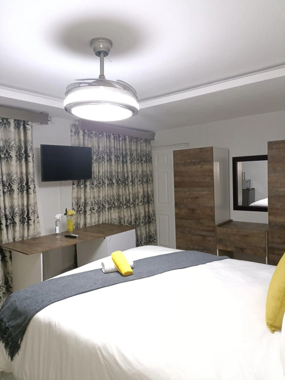 EYEZULU Guesthouse