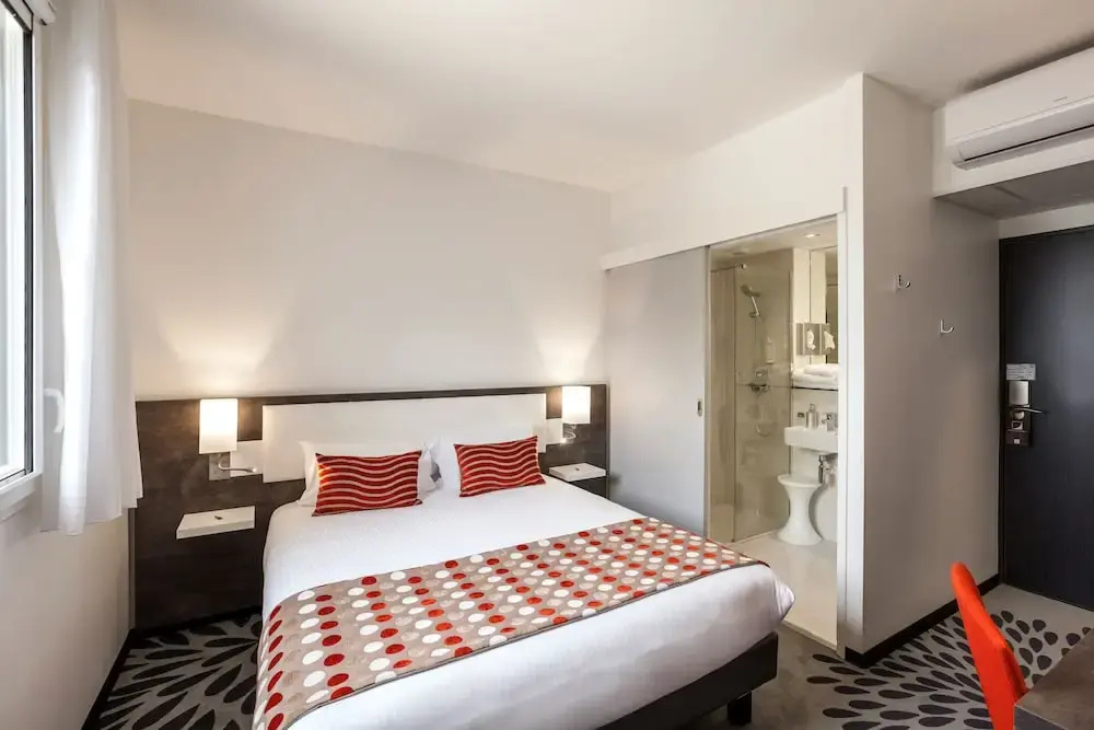 Standard Double room (full double bed)