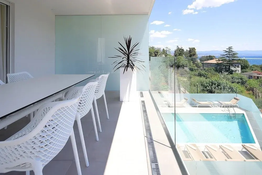 New Apartments with Pool near Beach