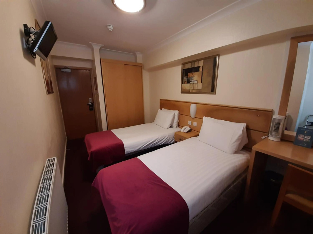 Отель Americana Hotel в Лондоне