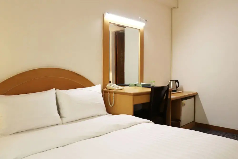 Economy Single room (single bed)