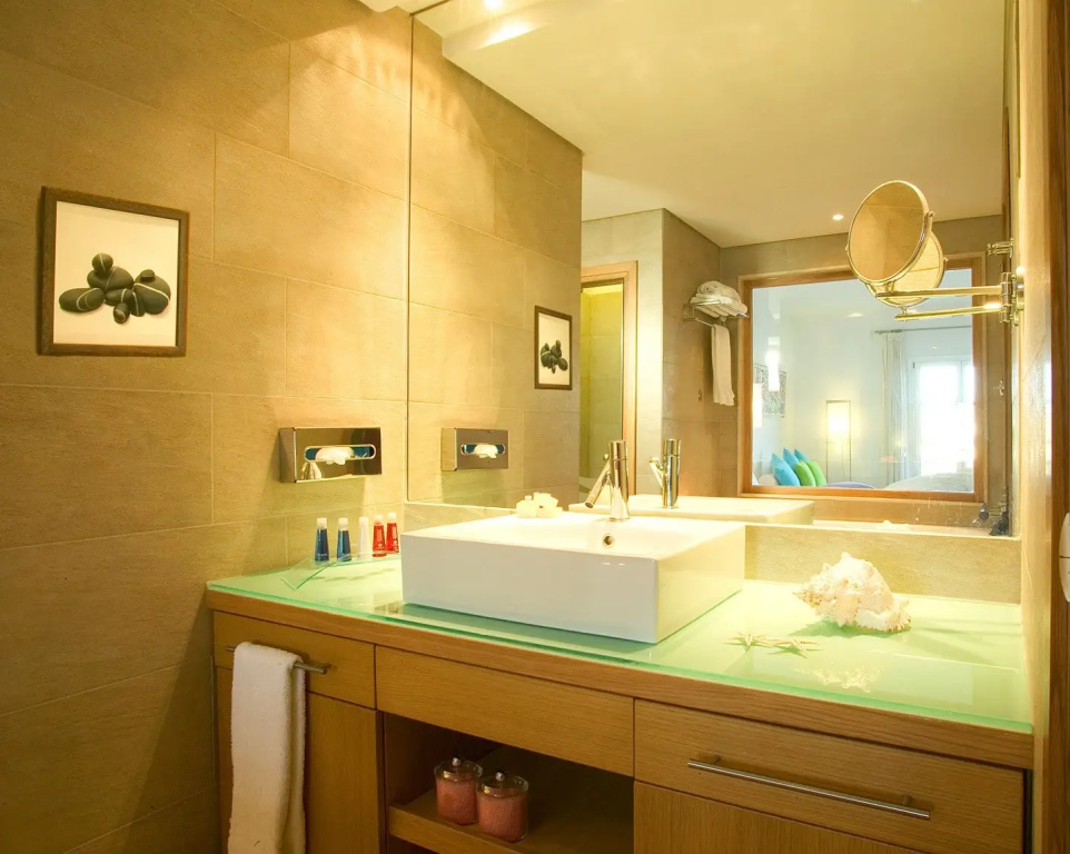 Petasos Beach Resort & Spa, Small Luxury Hotels of the World - Général