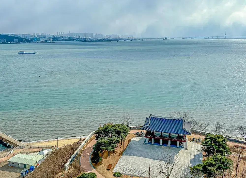 Beach & Waterfront