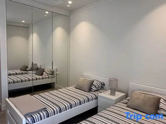 Unique Two Bedroom Apartment with pool access - Lustica Centrale