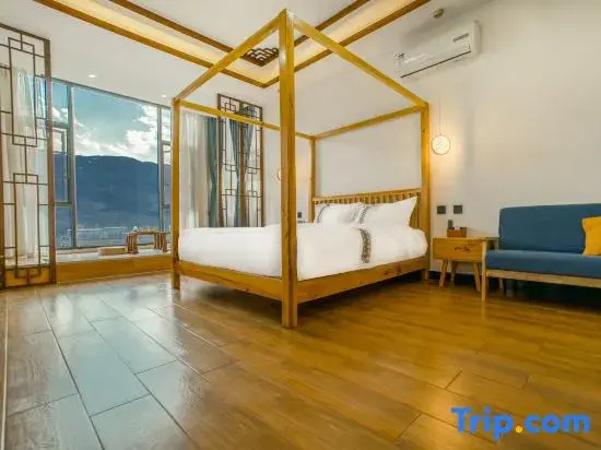 Standard Double room with garden view (full double bed)