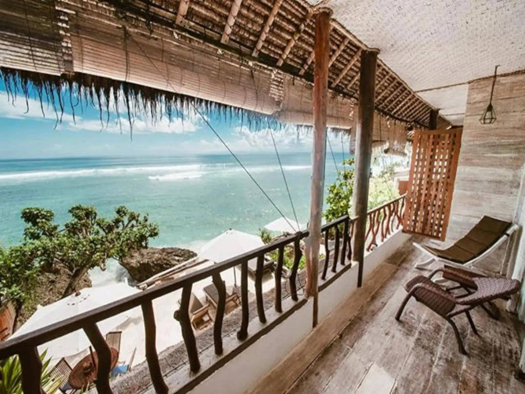 Beach & Waterfront
