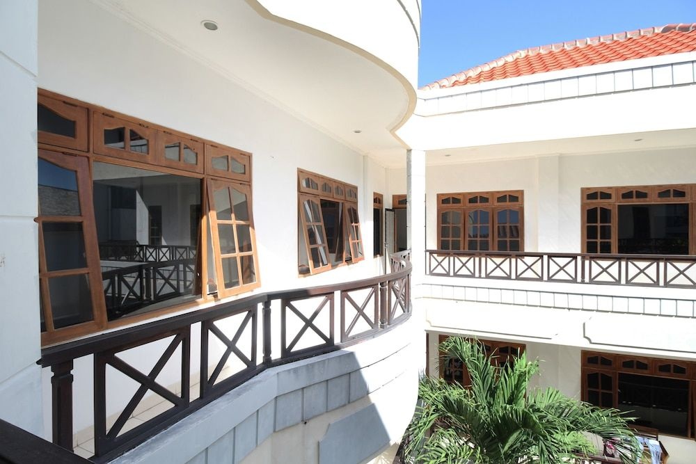 Airy Kartika Plaza Gang Melati 1 Bali
