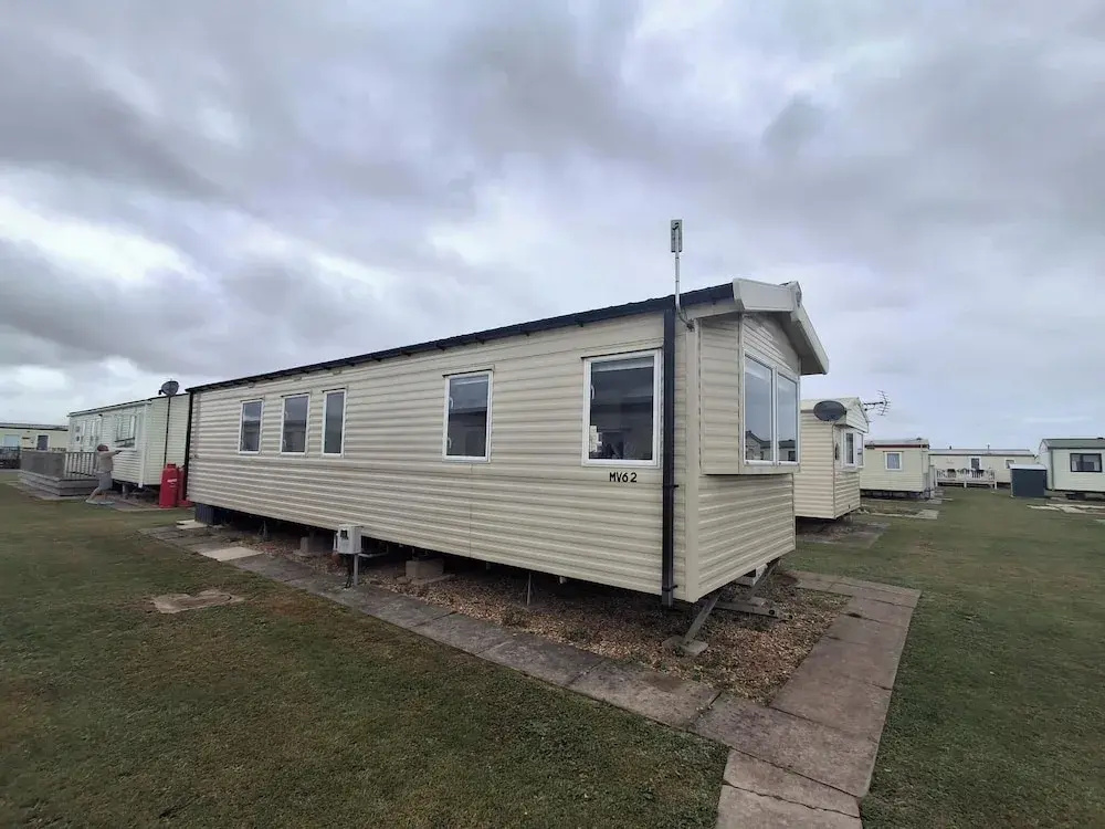 Meadow View 3-bed Caravan - Sleeps 8 - Petfriendly