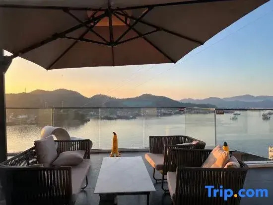 Royal Dragon Airport Hotel