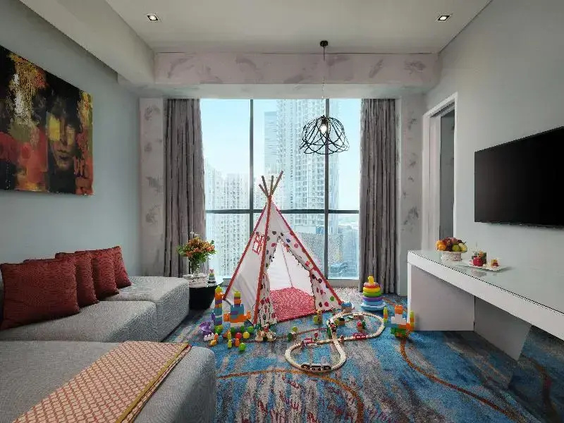 Suite with park view