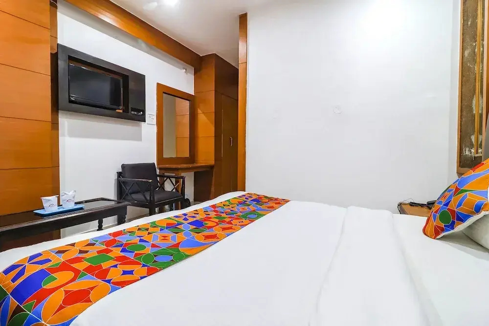 FabHotel Nand