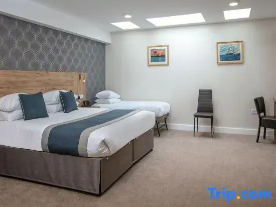 Superior Double Family room (full double bed)