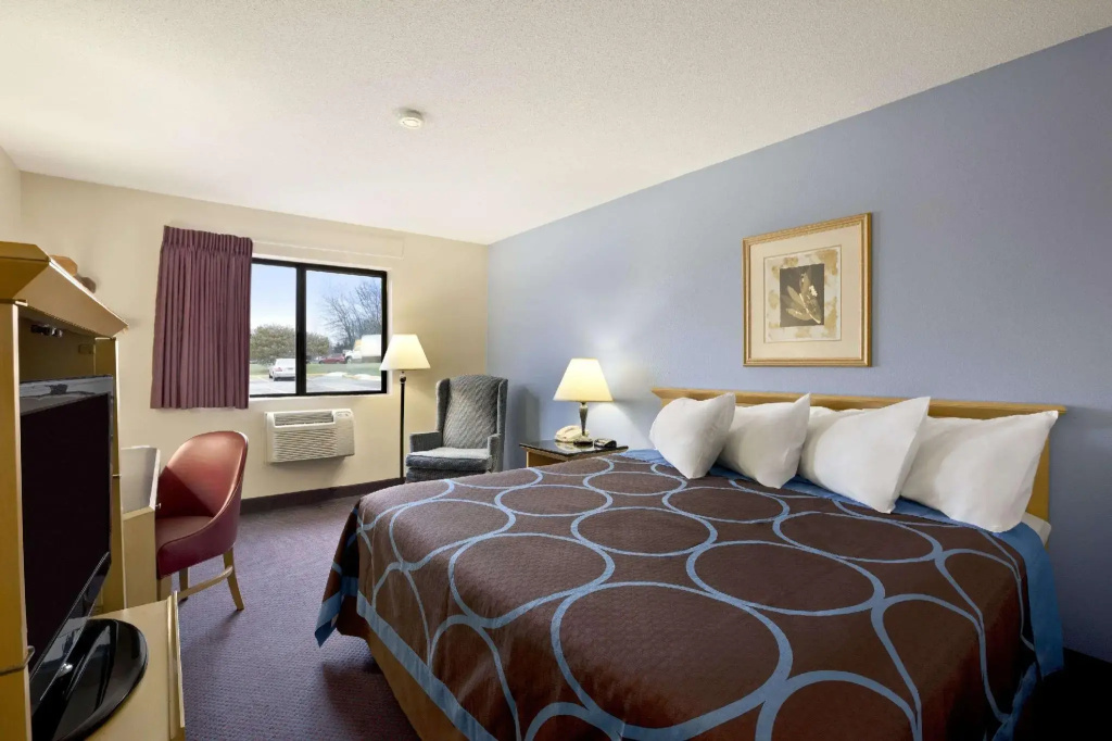 Standard Double room (full double bed)