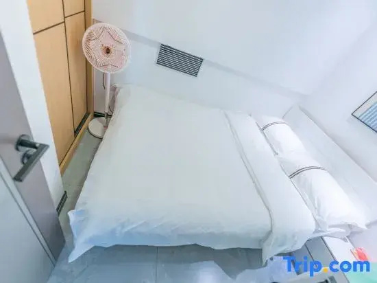 Bed in Dorm