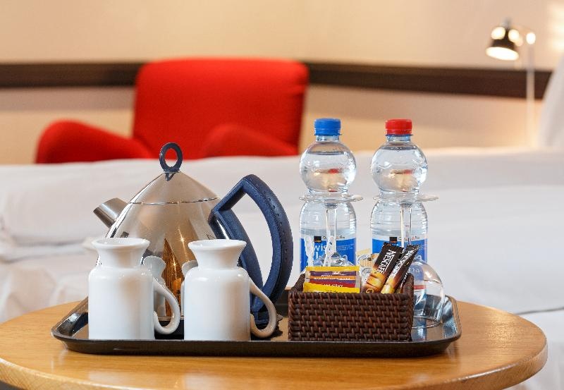 Standard Double room (full double bed) — room photo 3