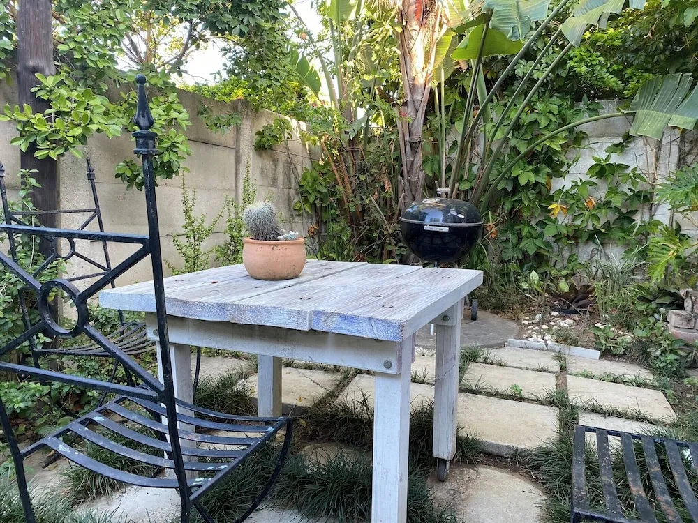 Garden Flat With AC Self Catering