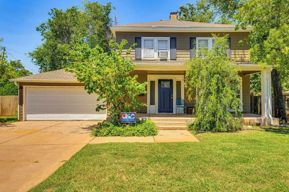 3 Mi to Dtwn Okc: Pet-friendly Paseo Gem!