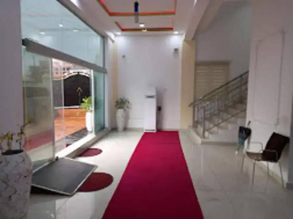 Lobby & Reception