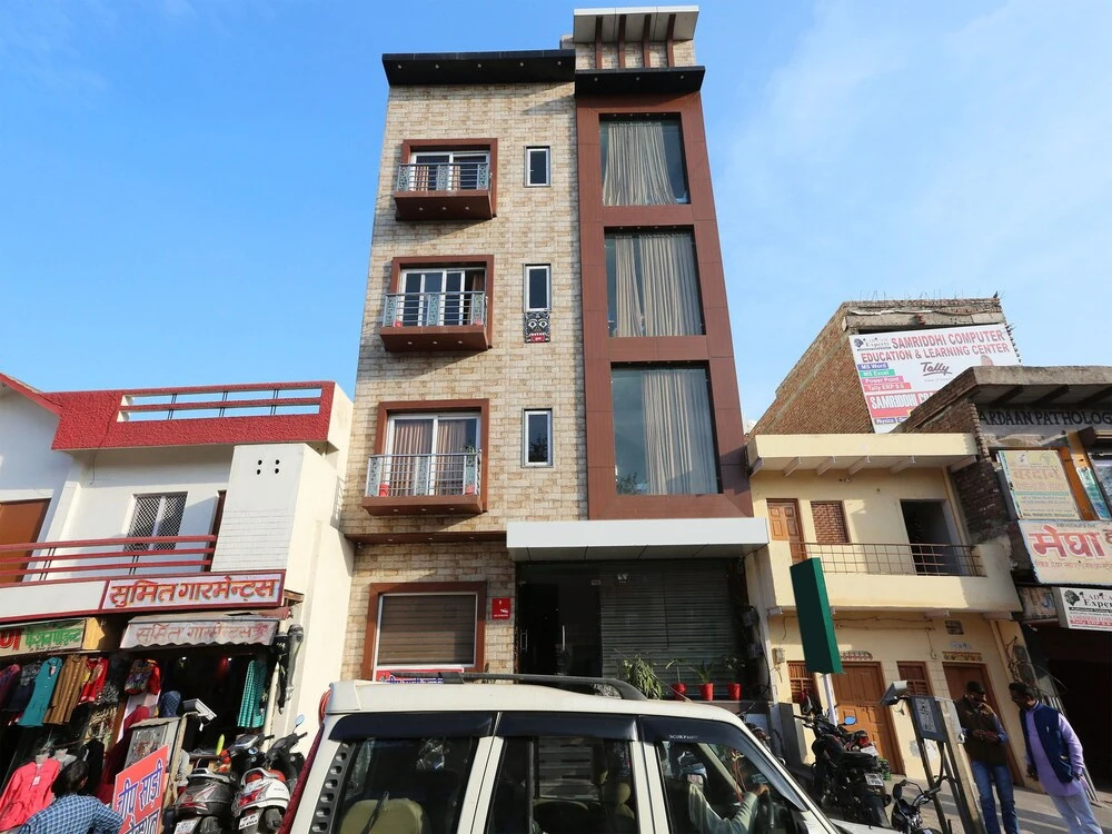 Capital O 10842 Hotel Anjali Mahal