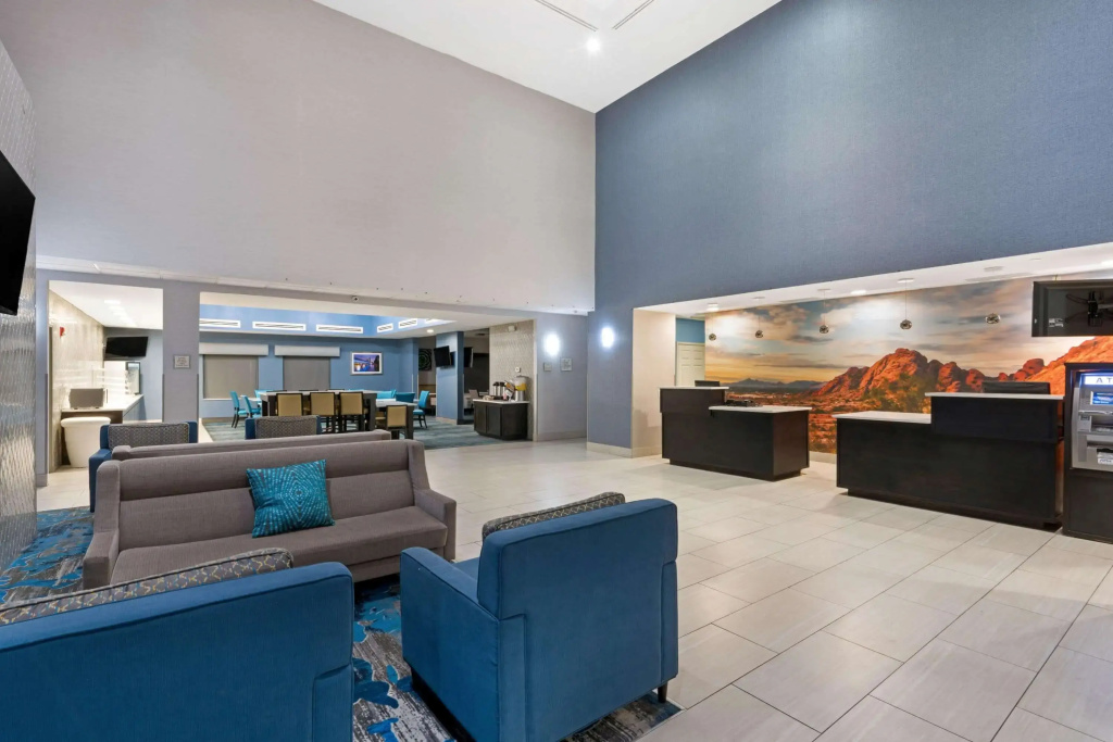 Lobby & Reception