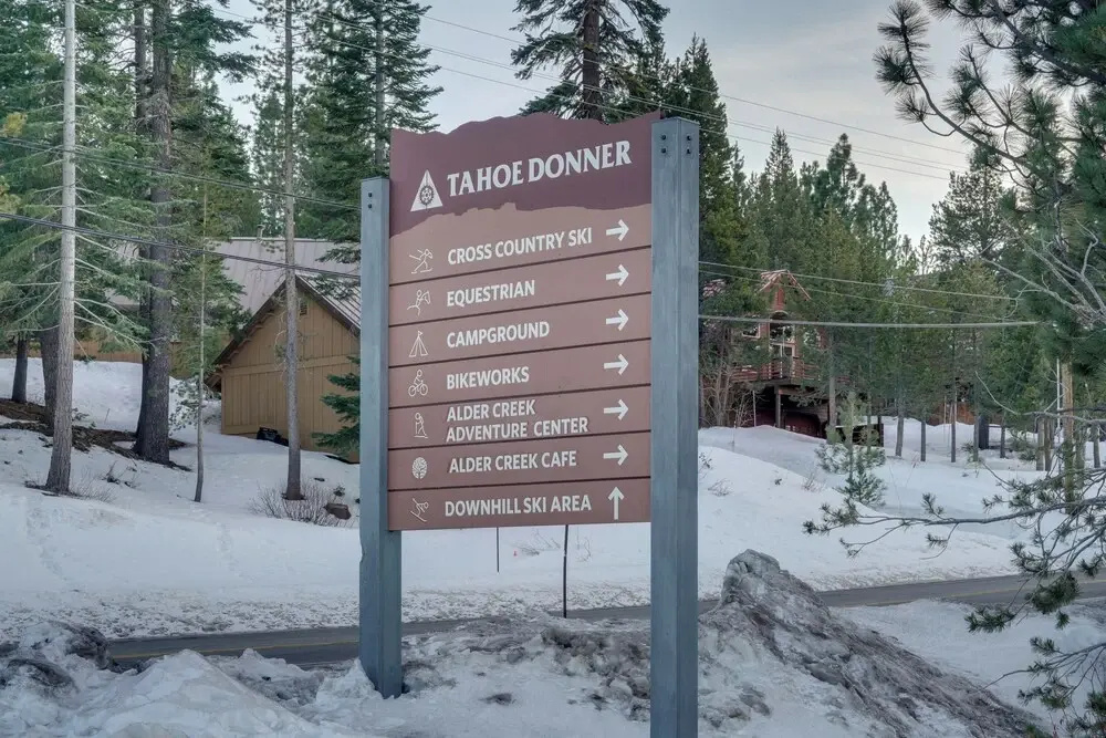 Near Downhill Ski Resort! Hot Tub Haven in Truckee