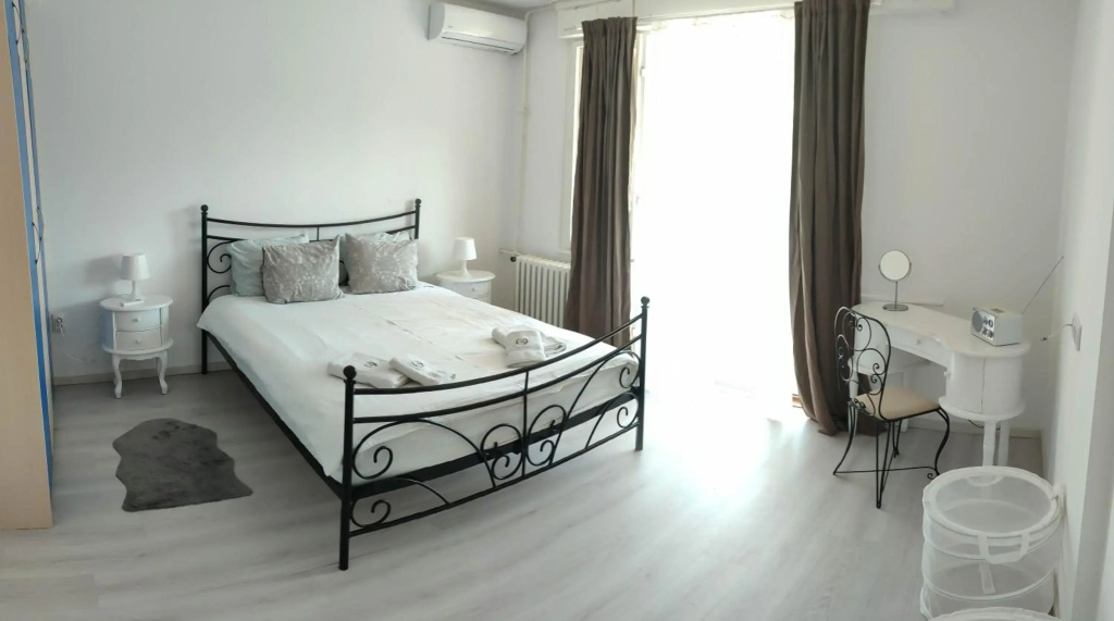 Apartment 51 - Bright, spacious, lux 1 bedroom in the city center - Stari grad