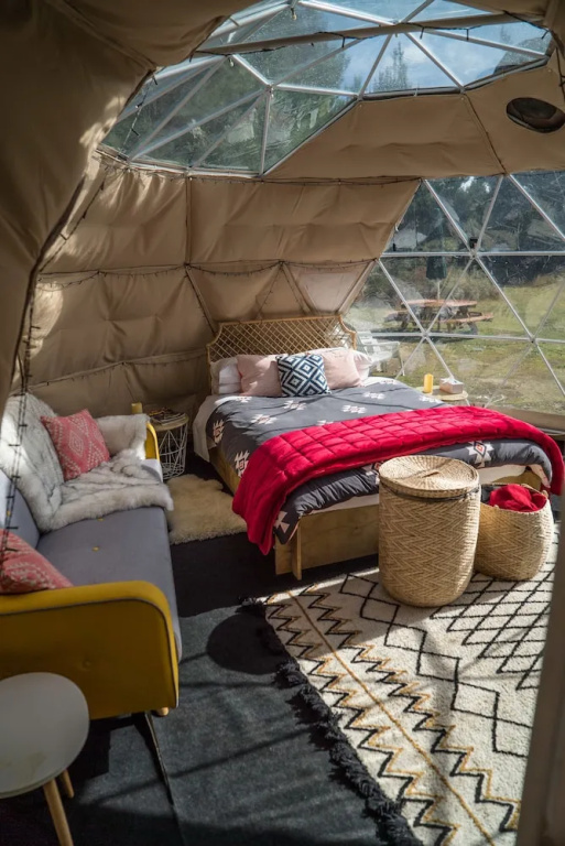 Tent with mountain view (full double bed)