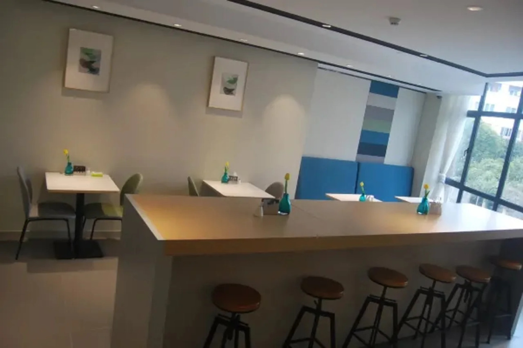 Food & Beverage