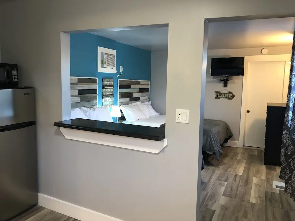 Standard Quadruple room with lake view