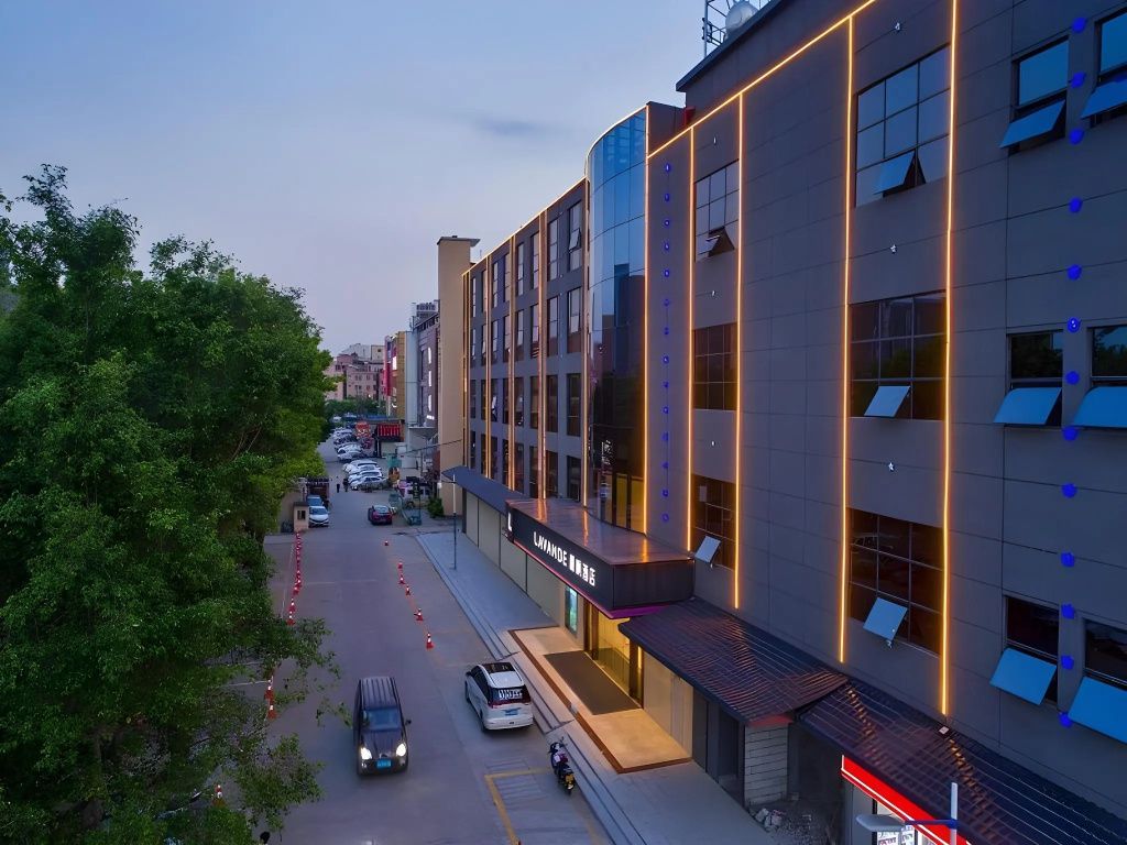Baiyu Hotel (Guangzhou Konggang Avenue Longgui Jinbo Plaza Branch) in Guangzhou