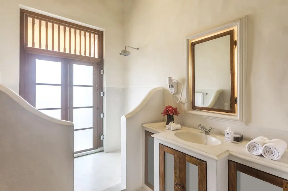 Thambili House By Edwards Collection