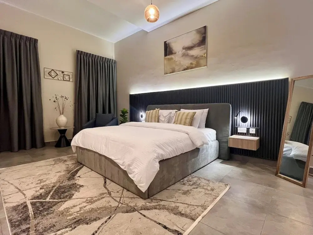 1 Bedroom Luxury Suite with city view