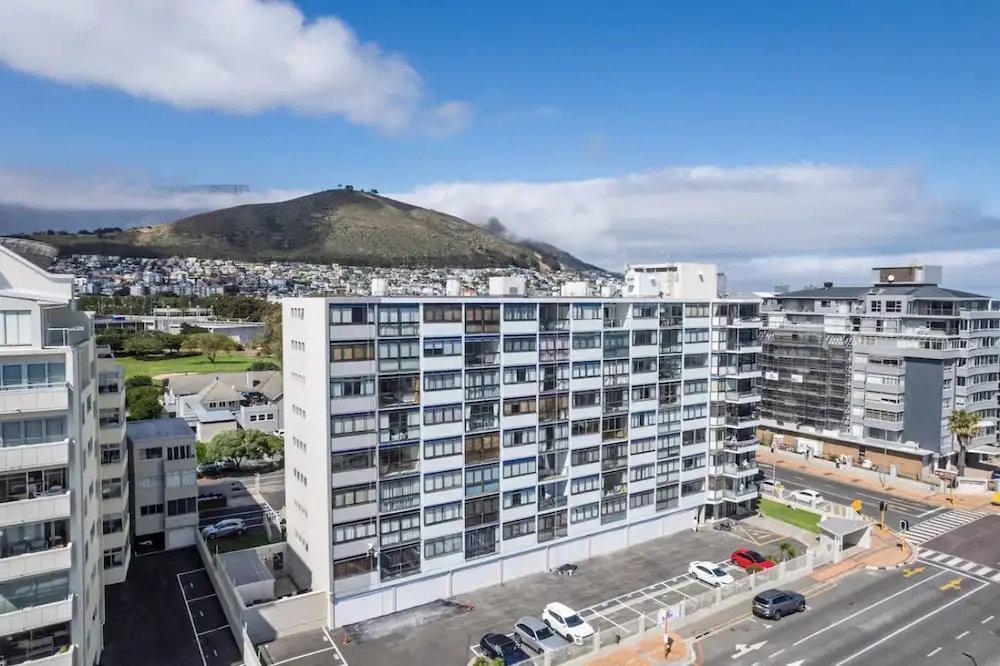 Secure One Bed Uninterrupted Ocean Views